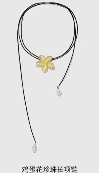 亮的翻身仗过亿的翡翠才是真耀眼!瓦力棋牌《许我耀眼》是赵露思漂(图5) 亮的翻身仗过亿的翡翠才是真耀眼!瓦力棋牌《许我耀眼》是赵露思漂(图5)