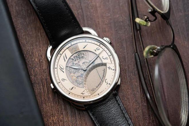 些创意十足的都市热款才是当下的购表好选!瓦利棋牌最适合2026年的表是它们!这(图9) 些创意十足的都市热款才是当下的购表好选!瓦利棋牌最适合2026年的表是它们!这(图9)