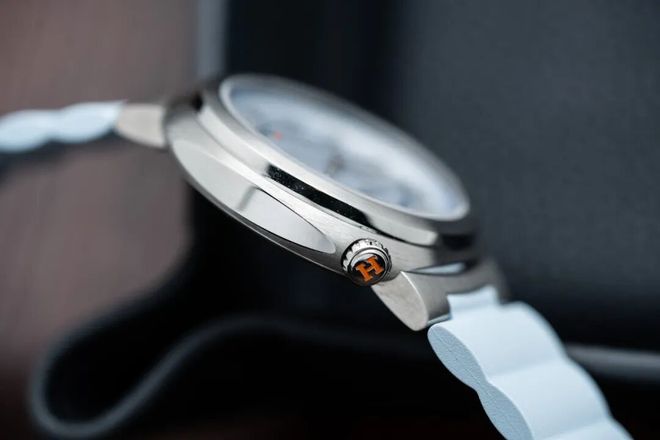 些创意十足的都市热款才是当下的购表好选！瓦利棋牌最适合2026年的表是它们！这(图4)