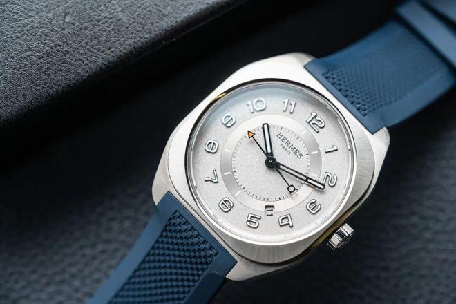 些创意十足的都市热款才是当下的购表好选!瓦利棋牌最适合2026年的表是它们!这(图5) 些创意十足的都市热款才是当下的购表好选!瓦利棋牌最适合2026年的表是它们!这(图5)