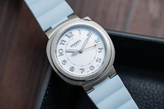 些创意十足的都市热款才是当下的购表好选!瓦利棋牌最适合2026年的表是它们!这(图8) 些创意十足的都市热款才是当下的购表好选!瓦利棋牌最适合2026年的表是它们!这(图8)