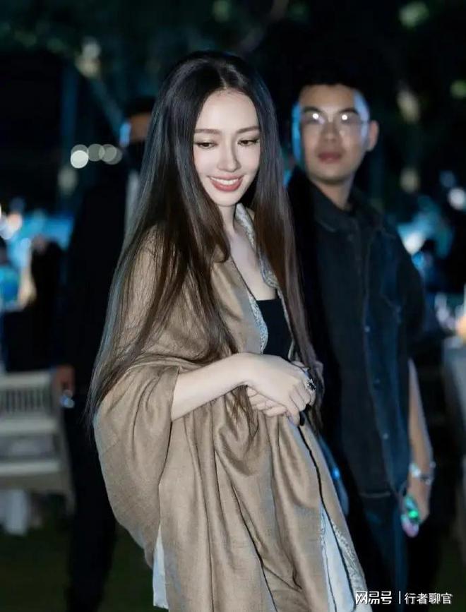 钱向佐带娃有时异地但豪门日子藏不住了瓦力棋牌游戏郭碧婷手撕谣言：婆婆给(图12)